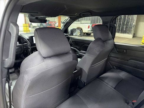 Certified 2025 Toyota Tacoma SR5 image 27