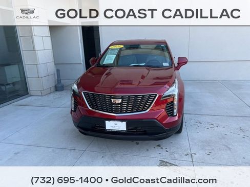 Used 2021 Cadillac XT4 Luxury w/ Cold Weather Package image 5