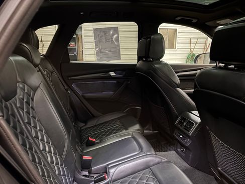 Used 2018 Audi SQ5 Premium Plus w/ Navigation Package image 30