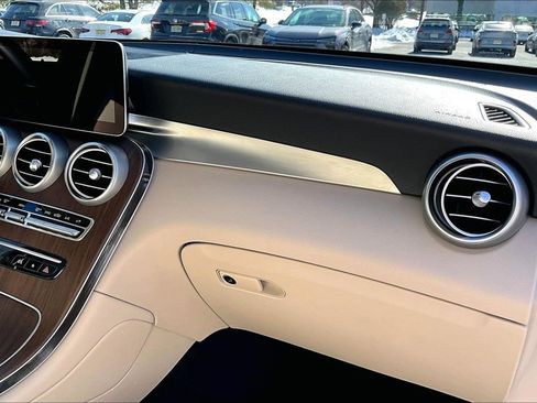 Certified 2022 Mercedes-Benz GLC 300 4MATIC image 16