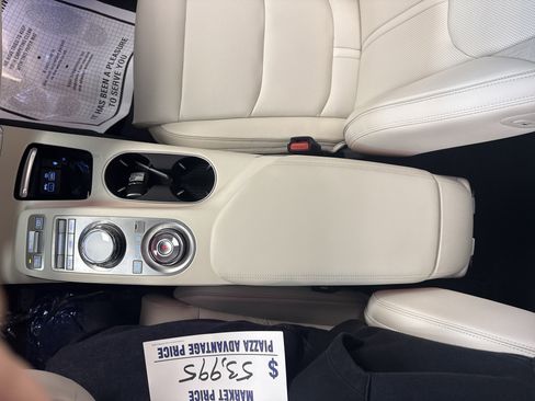 Used 2025 Genesis Electrified GV70 AWD/4WD image 13