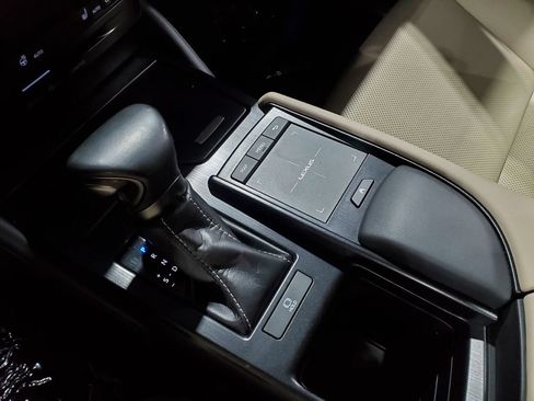 Used 2019 Lexus ES 350 w/ Premium Package FWD image 31