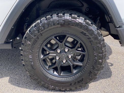 Used 2025 Jeep Wrangler Unlimited Sport AWD/4WD image 14