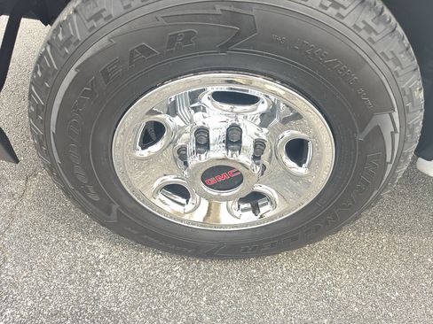 Used 2017 GMC Savana 2500 w/ All Terrain Package RWD image 23