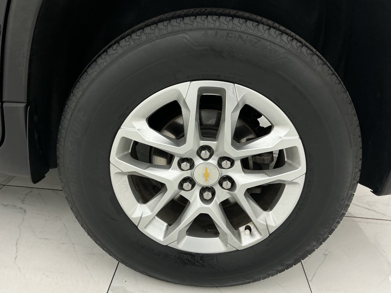 Used 2021 Chevrolet Traverse LS AWD/4WD image 43