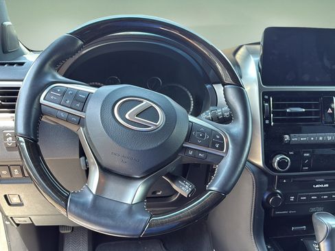 Used 2023 Lexus GX 460 Luxury w/ Sport Design Package AWD/4WD image 23