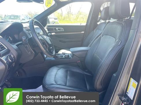 Used 2018 Ford Explorer Limited w/ Equipment Group 301A AWD/4WD image 17