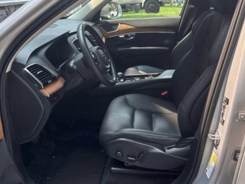 Used 2023 Volvo XC90 B6 Plus AWD/4WD image 2