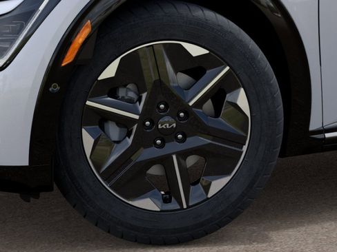 New 2025 Kia EV6 Wind AWD/4WD image 9