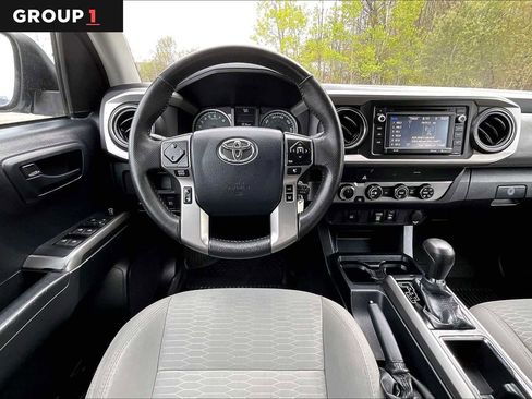 Used 2019 Toyota Tacoma SR5 AWD/4WD image 6