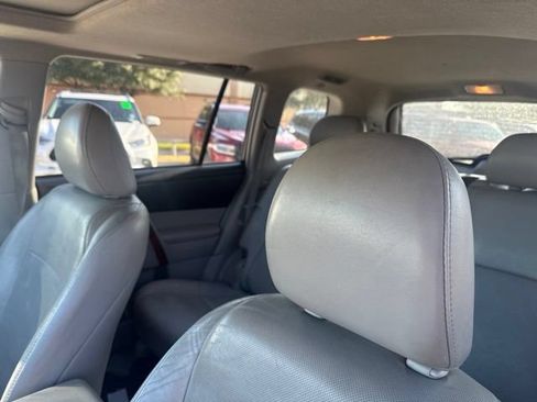 Used 2013 Toyota Highlander Limited AWD/4WD image 8