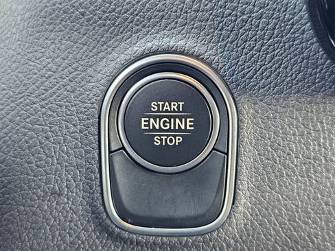 Used 2025 Mercedes-Benz Sprinter 2500 image 32