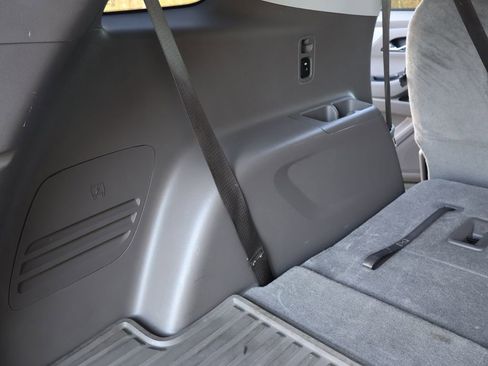 Used 2018 Chevrolet Traverse LT image 34