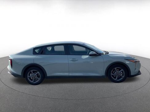 Used 2025 Kia K4 LXS image 16