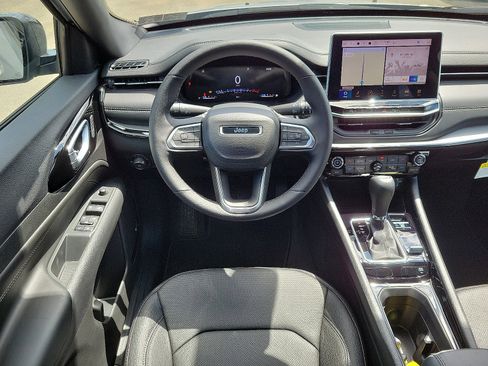 New 2024 Jeep Compass Limited w/ High Altitude Package image 10