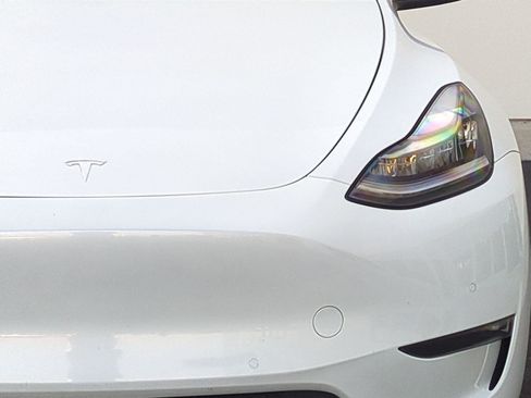 Used 2021 Tesla Model Y Long Range AWD/4WD image 6