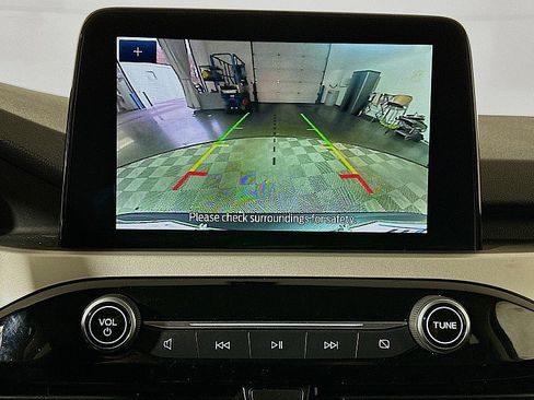 Used 2022 Ford Escape SE w/ SE Sport Appearance Package image 16