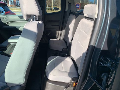 Used 2017 GMC Canyon W/T image 20