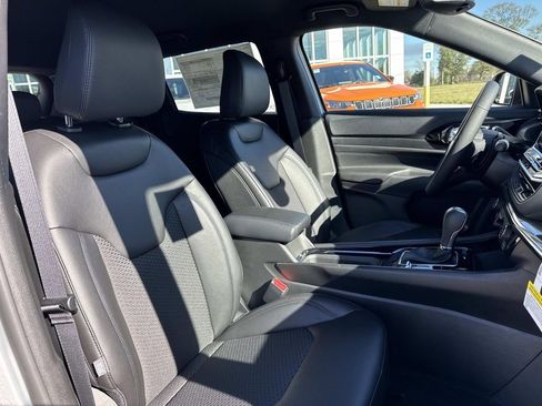 New 2026 Jeep Compass Latitude image 23