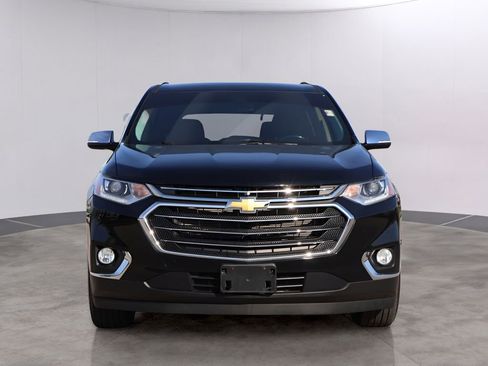 Used 2020 Chevrolet Traverse LT FWD image 2