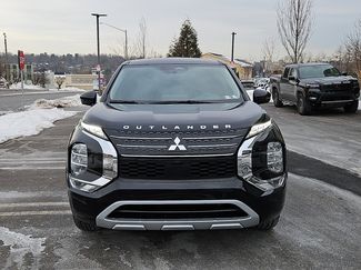 Used 2023 Mitsubishi Outlander SE video 2