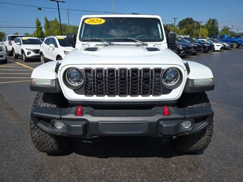 Used 2024 Jeep Wrangler Unlimited Rubicon AWD/4WD image 2