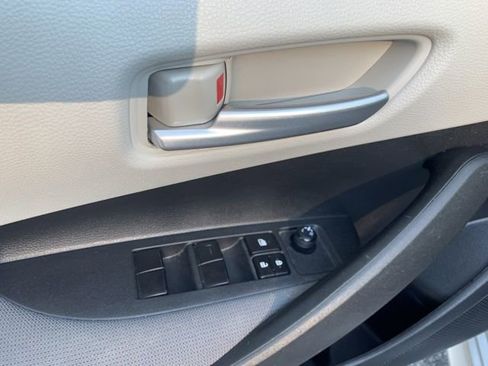 Used 2020 Toyota Corolla LE FWD image 21