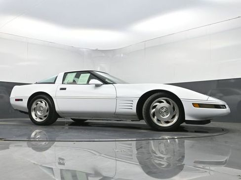 Used 1994 Chevrolet Corvette Coupe RWD image 29