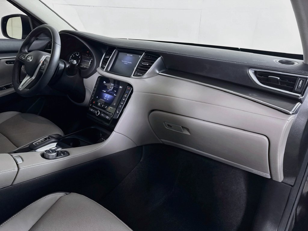 Certified 2025 INFINITI QX50 Luxe AWD/4WD image 40