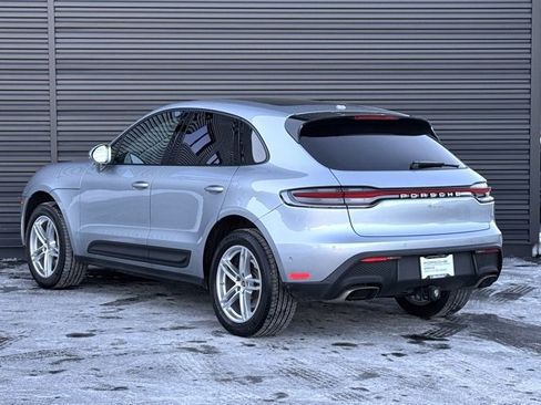 Certified 2022 Porsche Macan image 3