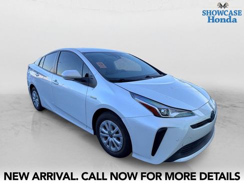 Used 2022 Toyota Prius LE FWD image 6