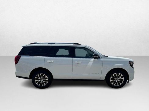 Used 2025 Ford Expedition Platinum AWD/4WD image 4