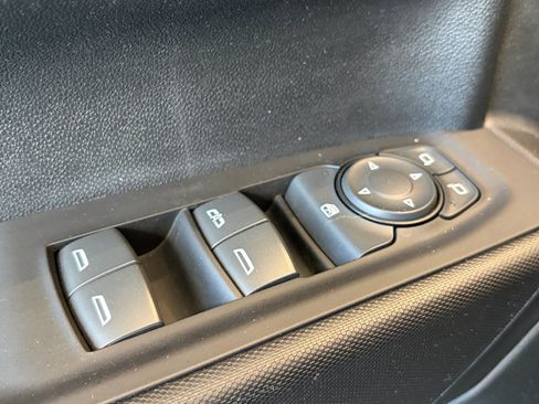 Used 2022 Chevrolet Silverado 1500 Custom AWD/4WD image 13