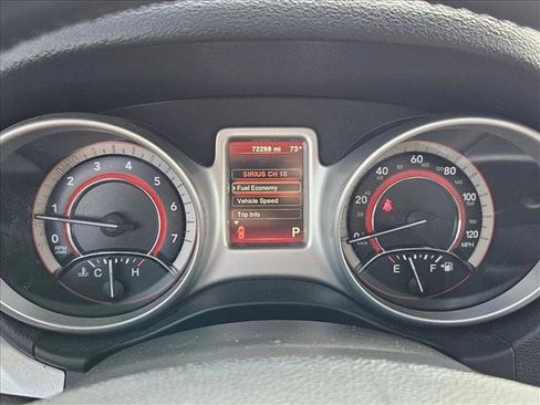 Used 2018 Dodge Journey SXT w/ Connectivity Group FWD image 7