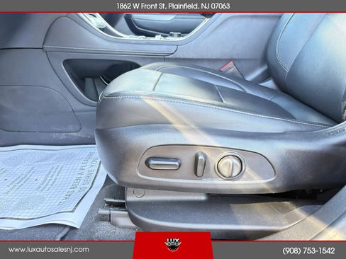 Used 2020 GMC Acadia SLT w/ Driver Alert Package II FWD image 21