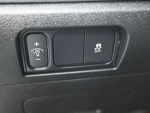 Used 2024 Kia Sorento S image 21