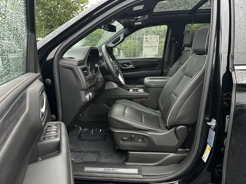 Used 2023 GMC Yukon SLT w/ SLT Premium Package AWD/4WD image 19