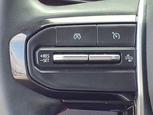 Used 2023 Chevrolet Colorado Z71 w/ Z71 Convenience Package 2 image 18