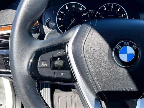 Used 2018 BMW 530i w/ Premium Package image 24