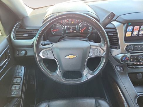 Used 2018 Chevrolet Suburban LT image 12