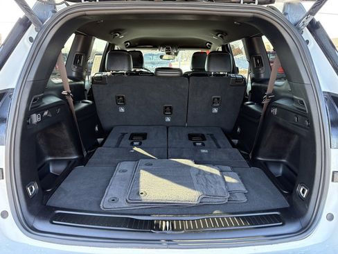 Certified 2024 Jeep Grand Cherokee L Laredo image 8