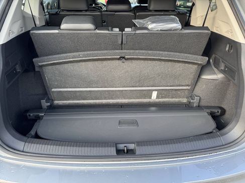 Used 2023 Volkswagen Tiguan SE FWD image 23