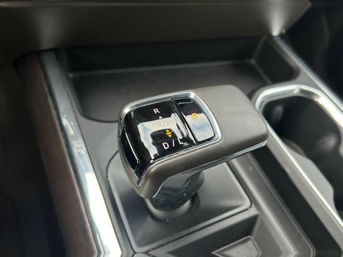 Used 2024 GMC Sierra 1500 SLT image 21