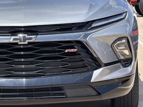 Used 2025 Chevrolet Blazer RS FWD image 9