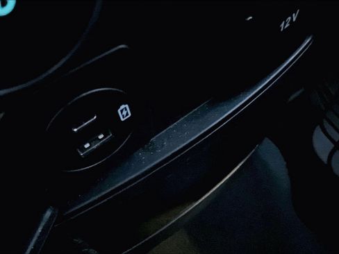 Used 2021 Ford Explorer XLT image 33