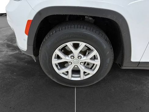 Used 2022 Jeep Grand Cherokee L Limited w/ Luxury Tech Group II AWD/4WD image 9