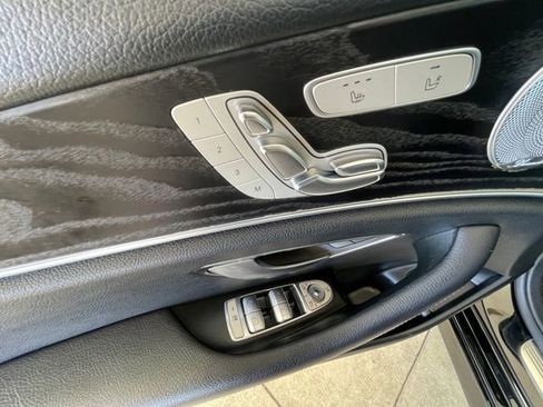 Used 2018 Mercedes-Benz E 300 4MATIC image 11