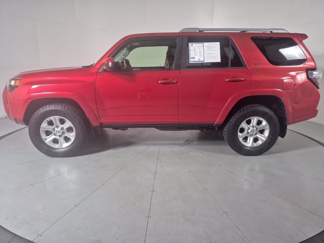 Used 2018 Toyota 4Runner SR5 AWD/4WD image 2