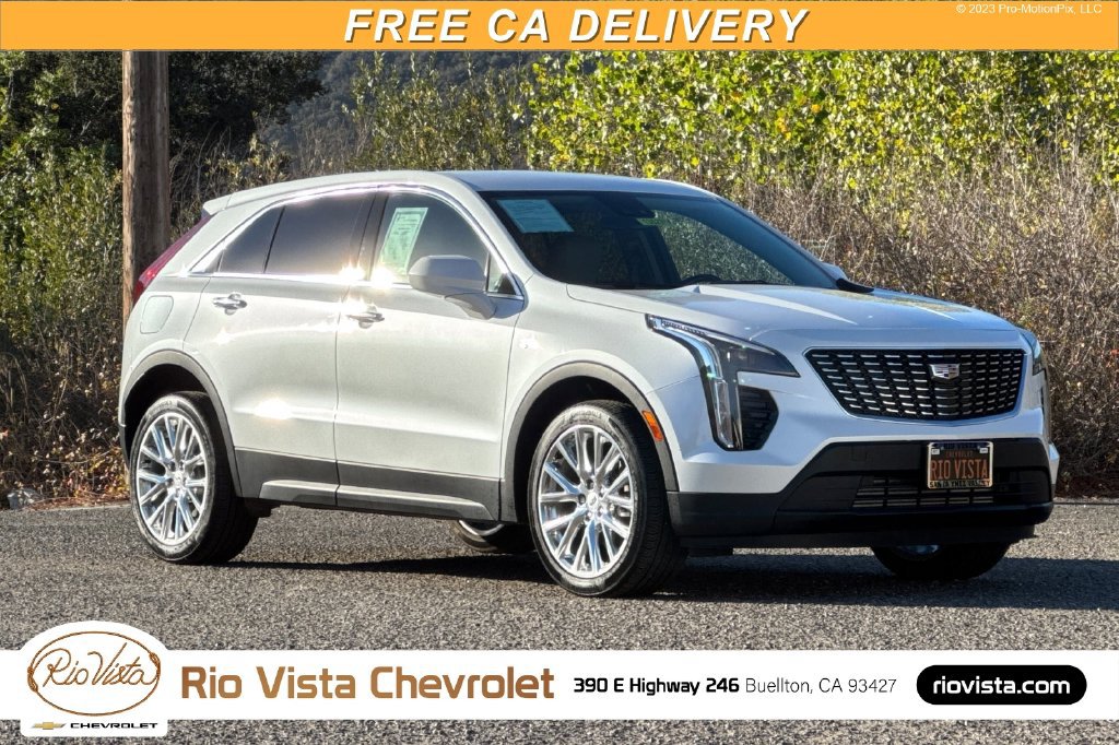 Used 2022 Cadillac XT4 Luxury w/ Driver Awareness Package FWD image 1