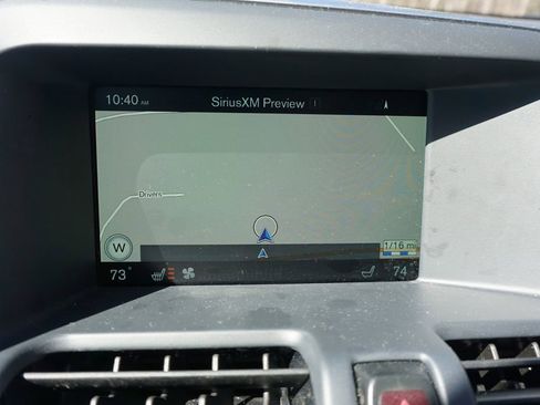 Used 2016 Volvo XC60 T5 Premier w/ Proximity Package image 9